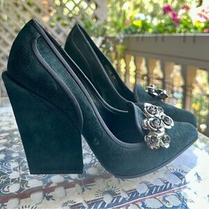 Sergio Rossi Suede Heels in green size 9